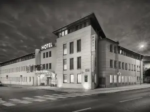 EA Hotel Populus