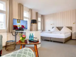 โรงแรมบุช