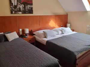 Club Haus 502 Kalocsa