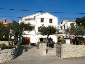 Sobe I Apartman Mareta