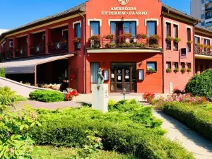 Ambrozia Etterem es Panzio