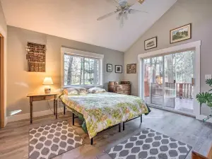 Spacious Family Escape: Walk to Lake Michigan!
