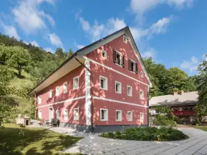 Homestead Farm Tešnak