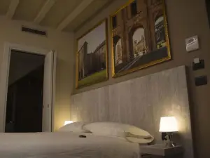 Palazzo Domanto Parma Apartments