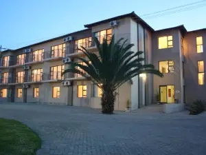 Oasis Hotel