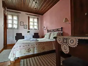 Varosi Guesthouse