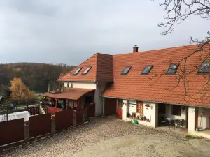 Bakonyi Apartmanhaz Epleny