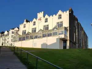 Falcon's Nest Hotel