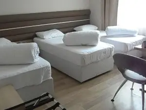 Bal Mini Hotel