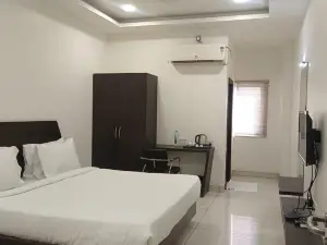Hotel Varay Express