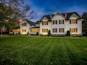Biddle Point Inn