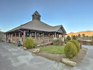 Walk to Sugar Mountain Resort Ski, Golf and Hike!