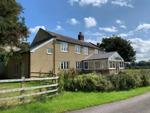 Farmhouse Studio Near Shrewsbury
