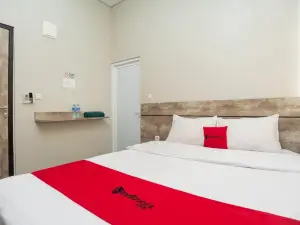 RedDoorz Plus at Eskole Itera Lampung
