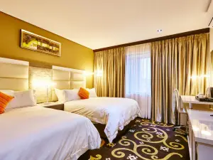 Palm Continental Hotel