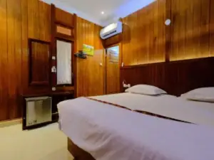 Rumah Mertua Pulau Merah