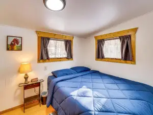 Pet-Friendly Irons Cottage with Fire Pit and Fireplace