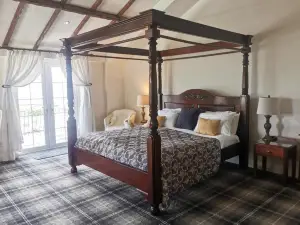 Three Rivers Hotel