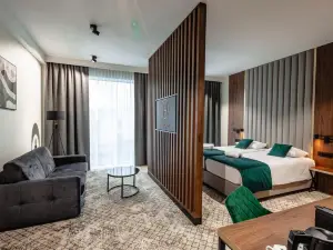Restoria Hotel