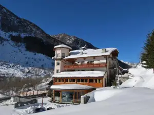 โรงแรมโอเรียนตัล