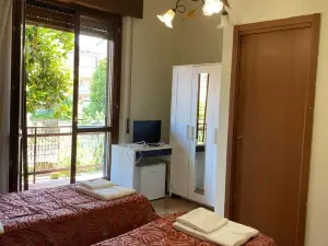 B&B Santa Monica