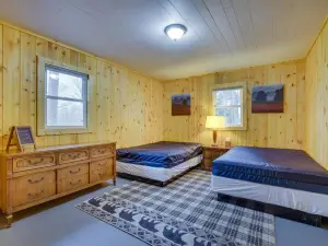 Pet-Friendly Cabin Retreat Wisconsin River Access