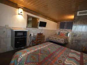 Lariat Motel