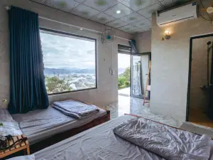 Homestay A Súy -View Hồ Tà Đùng