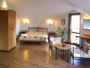 Central Family Hotel
