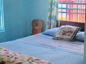 Rainbow Beach Apartments & Rooms