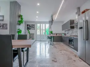 Alle Porte Del Centro - Guest House - Reggio Emilia - Ingresso Centro Storico - Parcheggio Gratuito