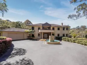 The Valley Way Luxury Estate