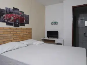 Casa do Mochileiro Airport Hostel & Pousada