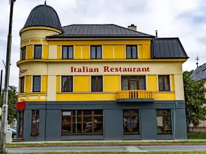 Rosso Aparthotel