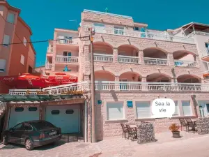 Villa Raguž sa Privatnom plažom I Garažom