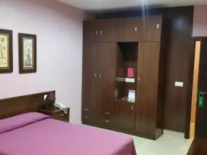 Hotel León