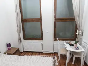 Raphaela Residence