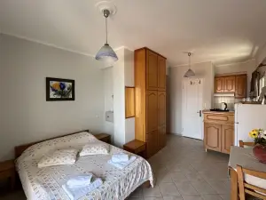 Brati II Beach Hotel