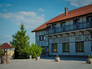Targowski Dwór Mazury