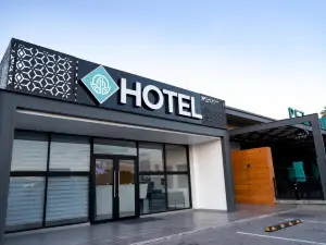 653 Hotel