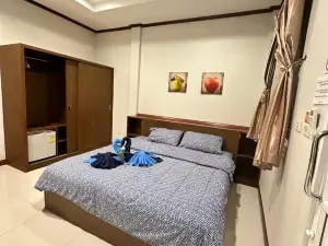 Nuch's Apple Guest House