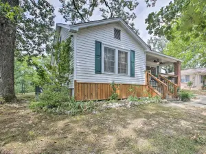 2 Mi to Central Ave: Quaint Hot Springs Home!