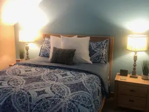 Lakeside Suites