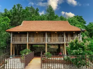 The Loli Hill Homestay
