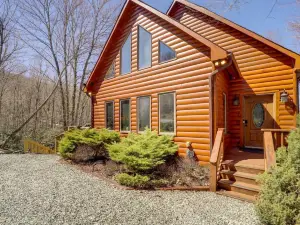 Deck + Scenic Views: Beech Mountain Cabin