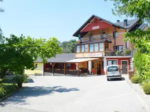 Gostilna s Prenocisci Danica