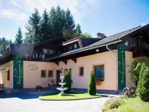 スキー & バイク ナースフェルド アパートメンツ