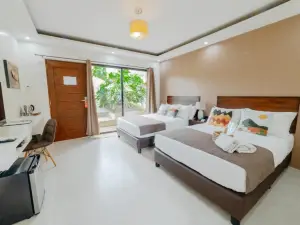 Spacio Caliraya Bed & Breakfast