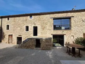 Chez Véro Chambres d'hôtes & Maison en Pierre Contemporaine