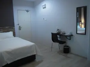 L Hotel